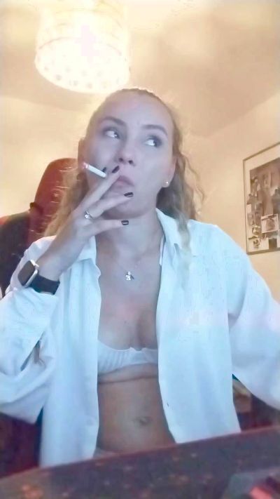AlessiaCreed live from Italy