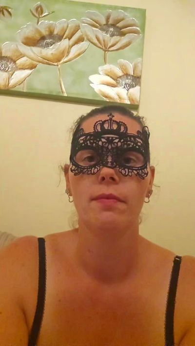 AstridXOX live from United Kingdom
