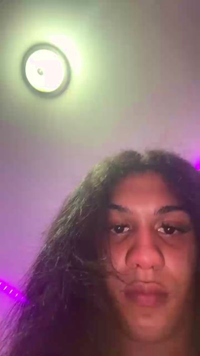 Barbie_scarlet live from United States