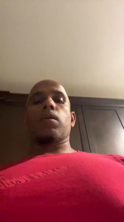 Beachmusclefit live from United States