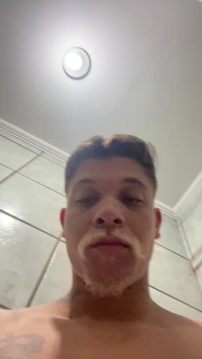 Bigodeloiro22 live from Brazil