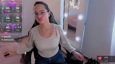 EmmaTorres9 live from Colombia
