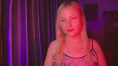HollyHanter live from Latvia