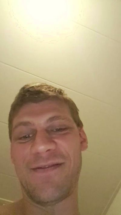 Hotsexyboy89 live from France