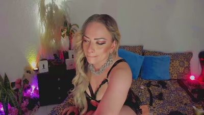 JeaniIneescott live from Colombia