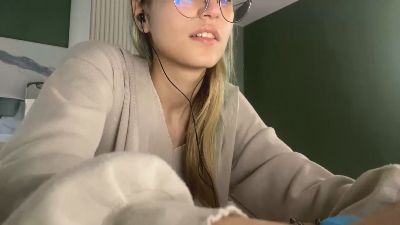 KarenaReinhart live from France