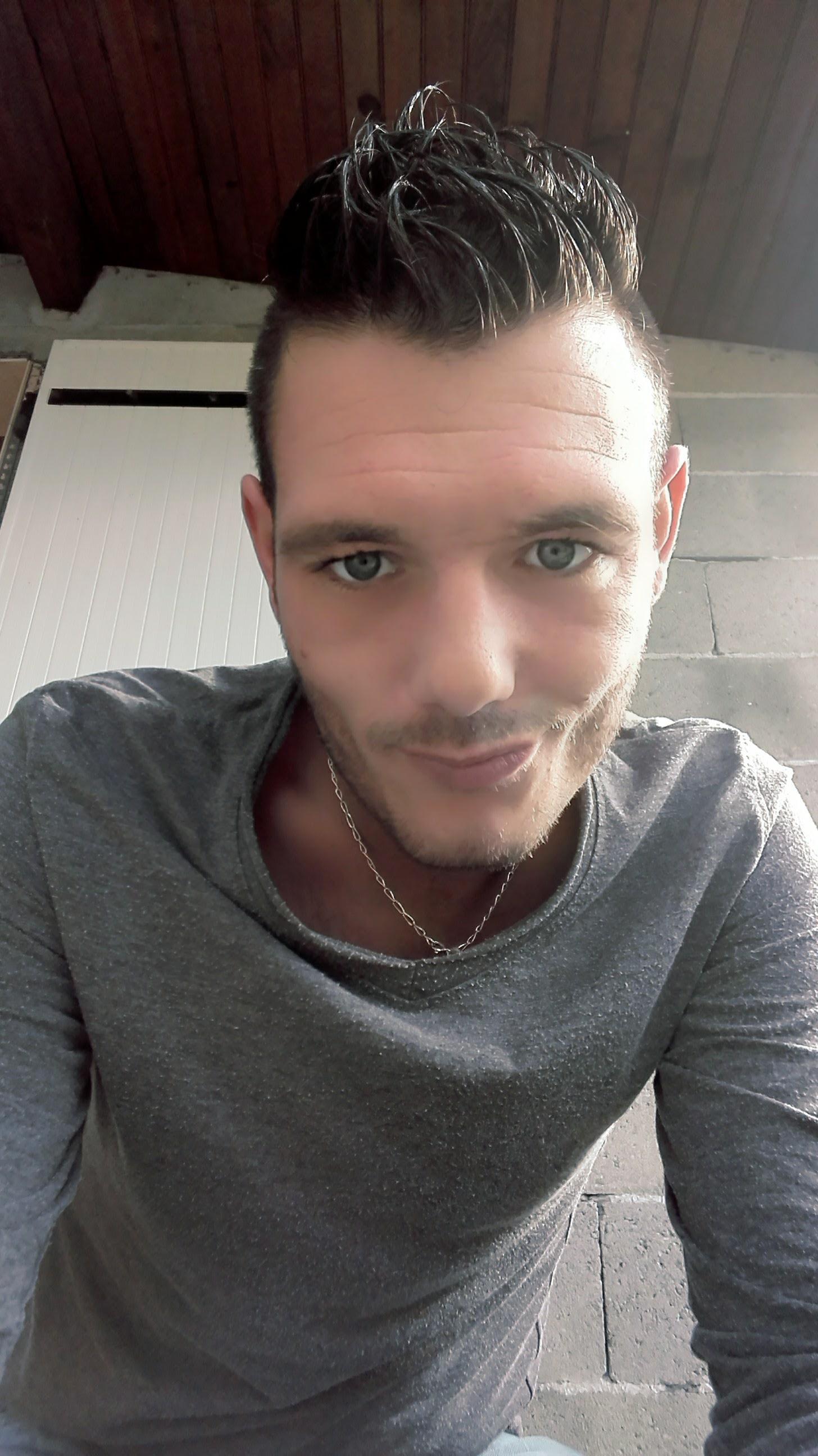 Keleb89 live from France
