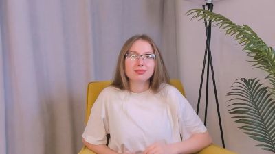 LeighannViereck live from France