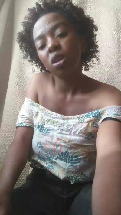 Lilly_cruz live from Madagascar