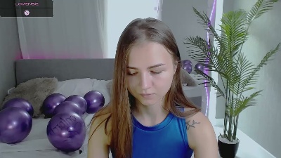Lilu__Moon live from United States