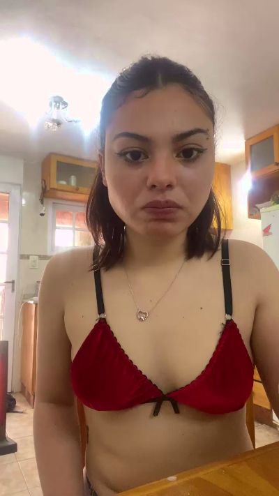 Lindabebe7 live from Argentina