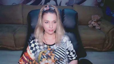 Lovellymalina live from Estonia