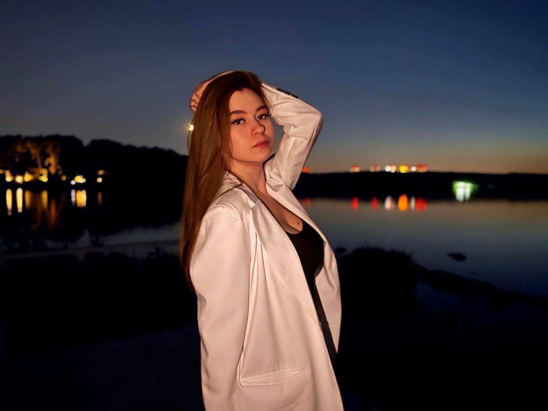 LynelleRamlall live from France