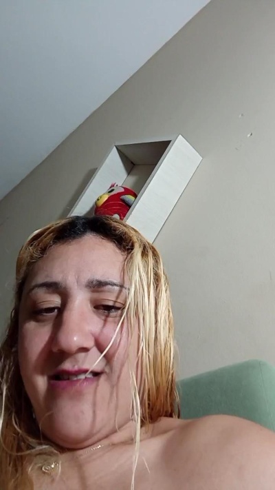 Melzinha3737 live from Brazil