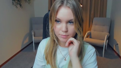 MitsueVirula live from France