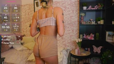 Nicolette__Shea live from Ukraine