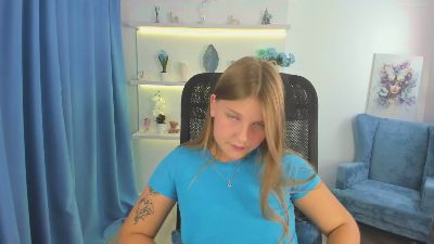 SaraMayere live from United States