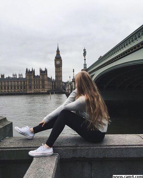 ShySchoolGrl live from United Kingdom