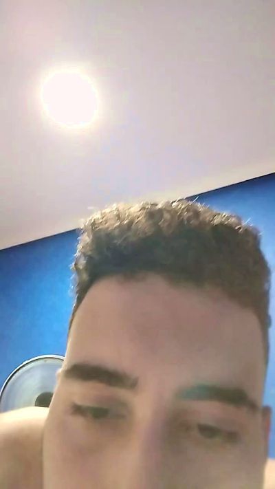 adrii091 live from Spain