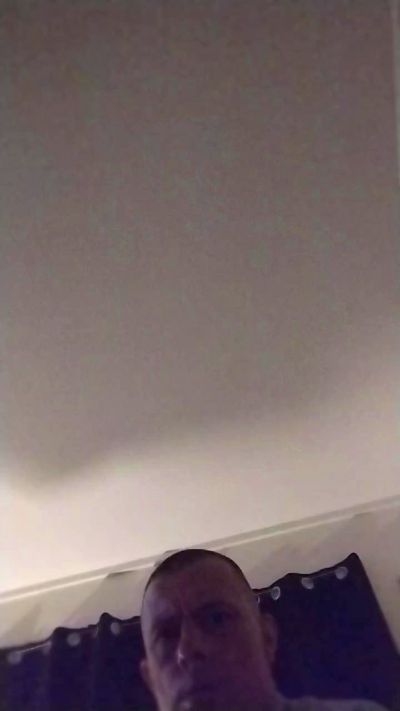 hungryass6969 live from United Kingdom