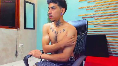 jharol_cardona live from Colombia