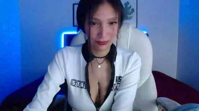 mia_collens_ live from Chile