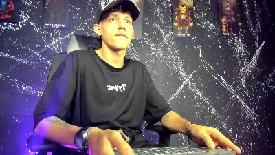 mikebenefleck_ live from Colombia