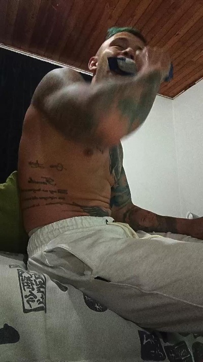 sebastian_horny live from Colombia